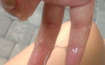 Sticky fingers covered in pussy juice