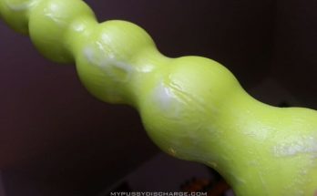 Teen licking her cum off from dildo 1